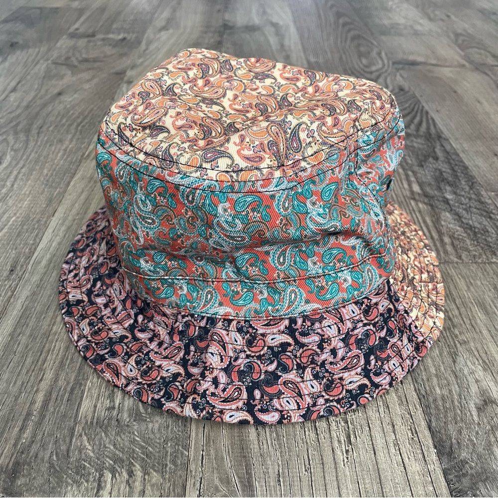 URBAN OUTFITTERS Paisley Print Multicolor Patchwork Bucket Hat